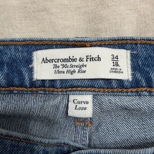 Abercrombie & Fitch Light Wash Denim Jeans - Blue